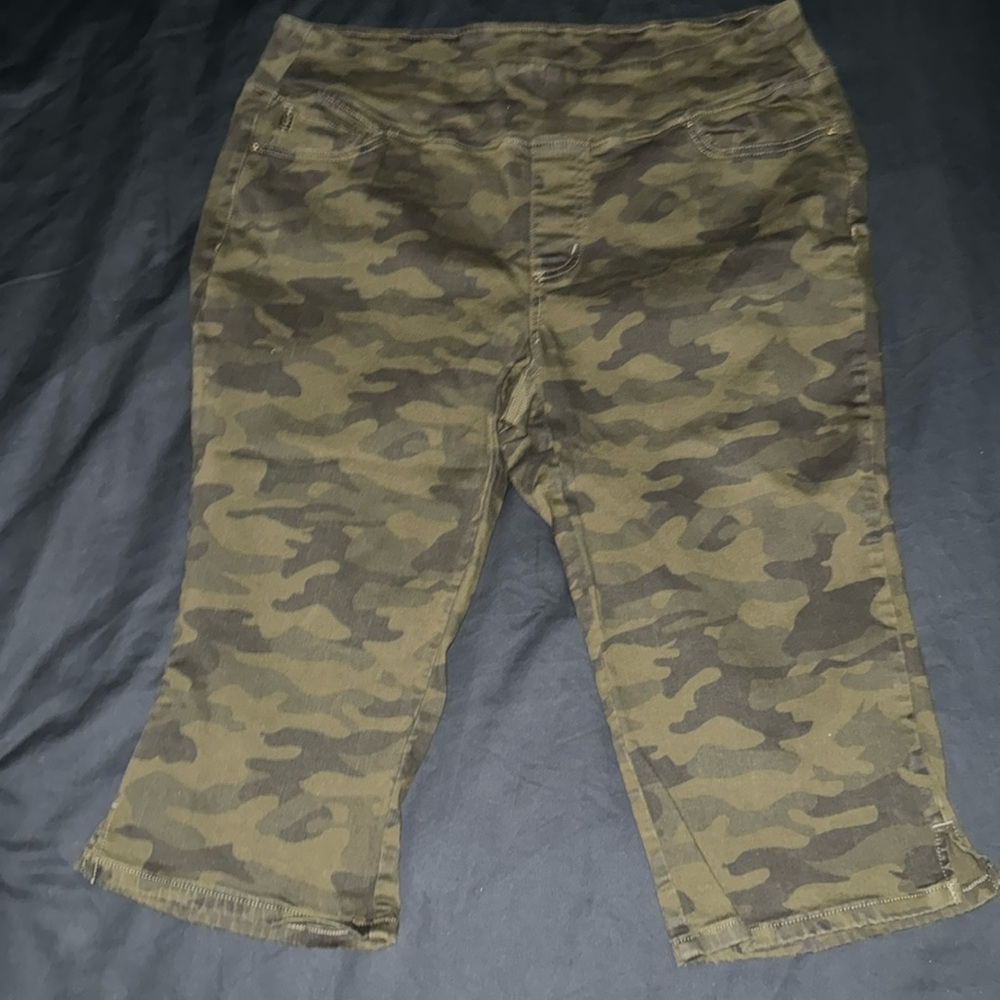 Belle by Kim Gravel Olive Camouflage Cropped Pants